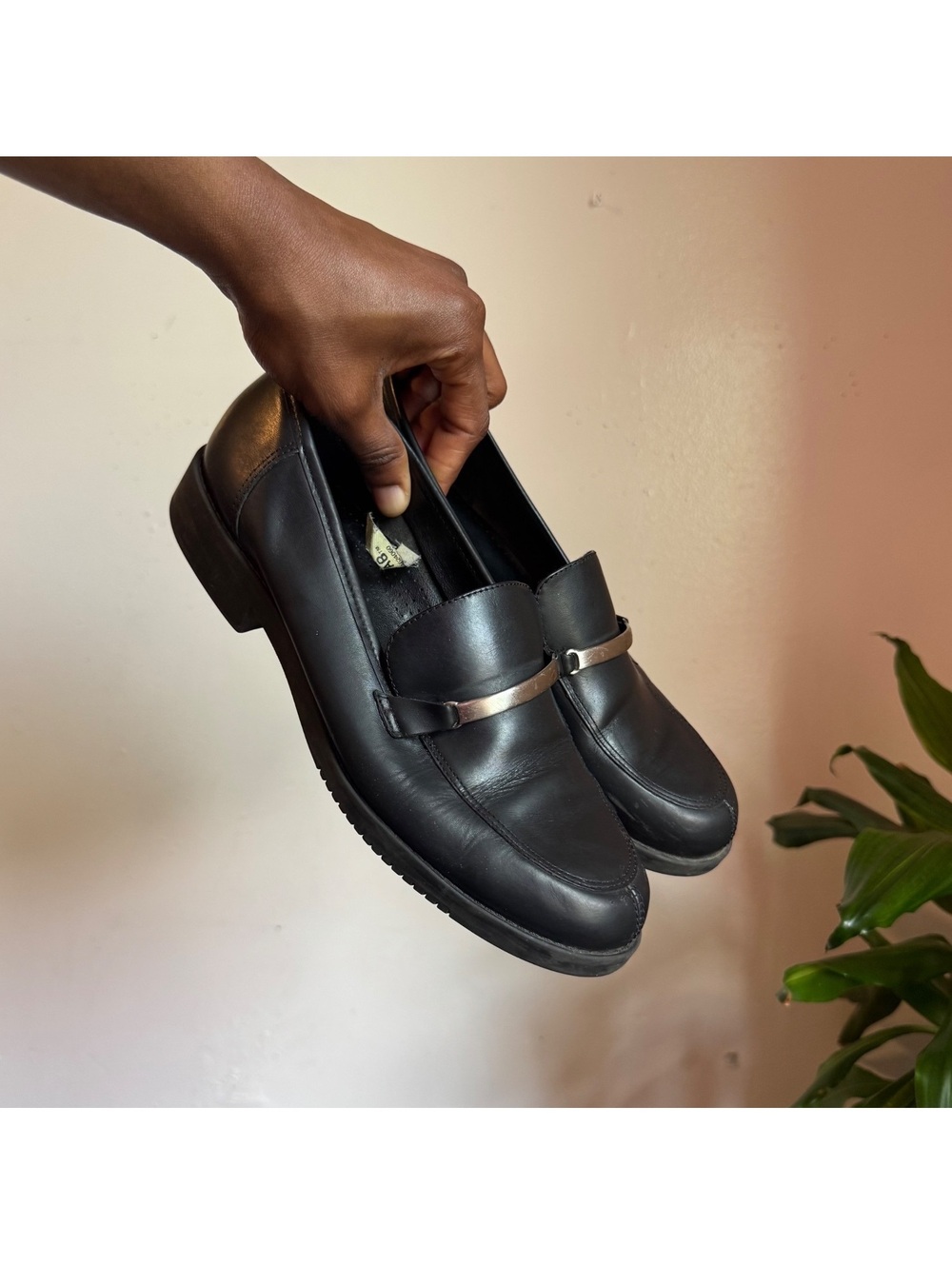 90s Cherokee minimalist Black Leather Metal Bar Loafers Women’s Size US 9